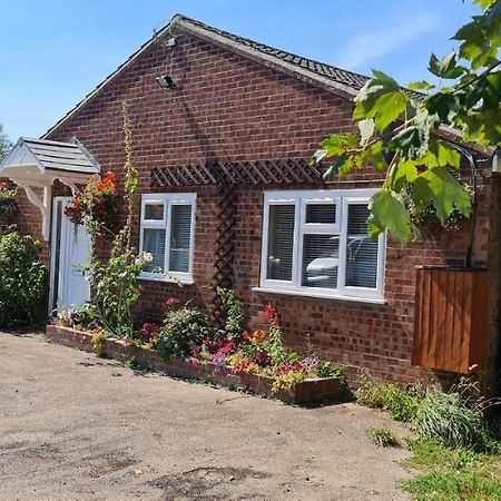 Sherwood Bungalow 3 Bedroom Entire Property Boston Eksteriør bilde